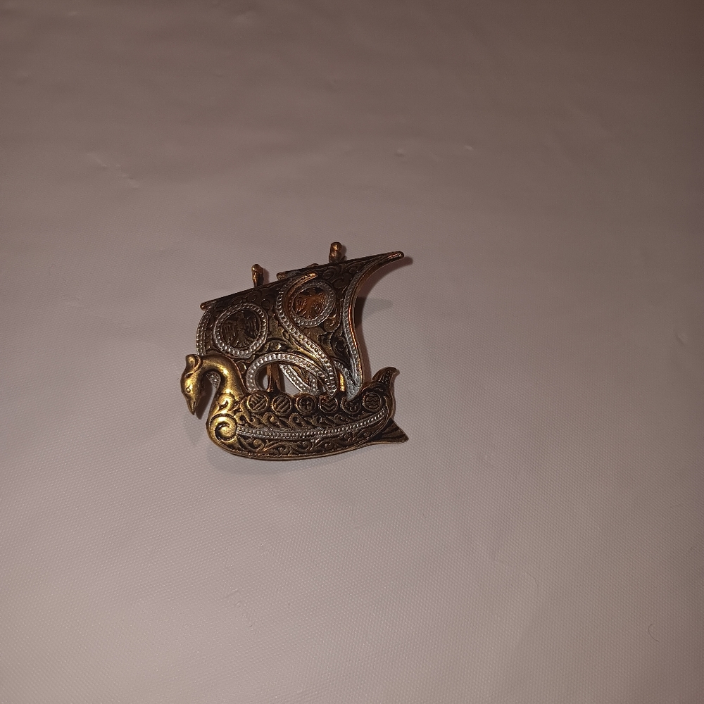 Brooch - Picture 3 of 3